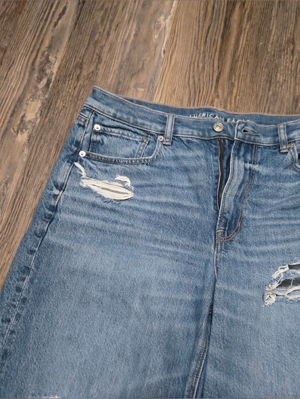 American Eagle Outfitters Distressed Blue Ripped Jeans - Picture 4 of 16